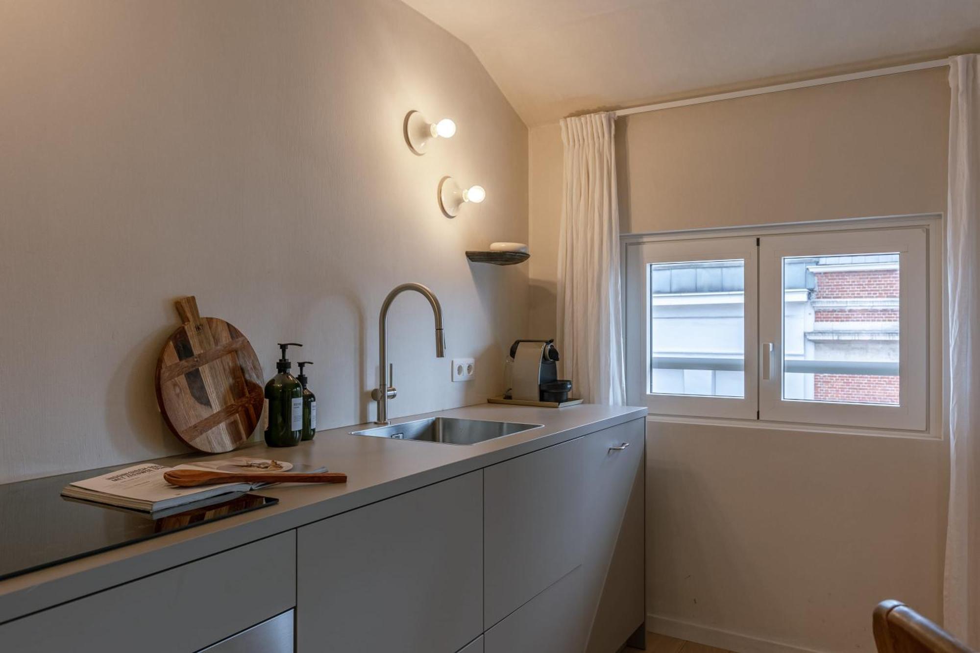 Huswell - Urban Getaway For Two In The Heart Of Antwerp Antuérpia Exterior foto