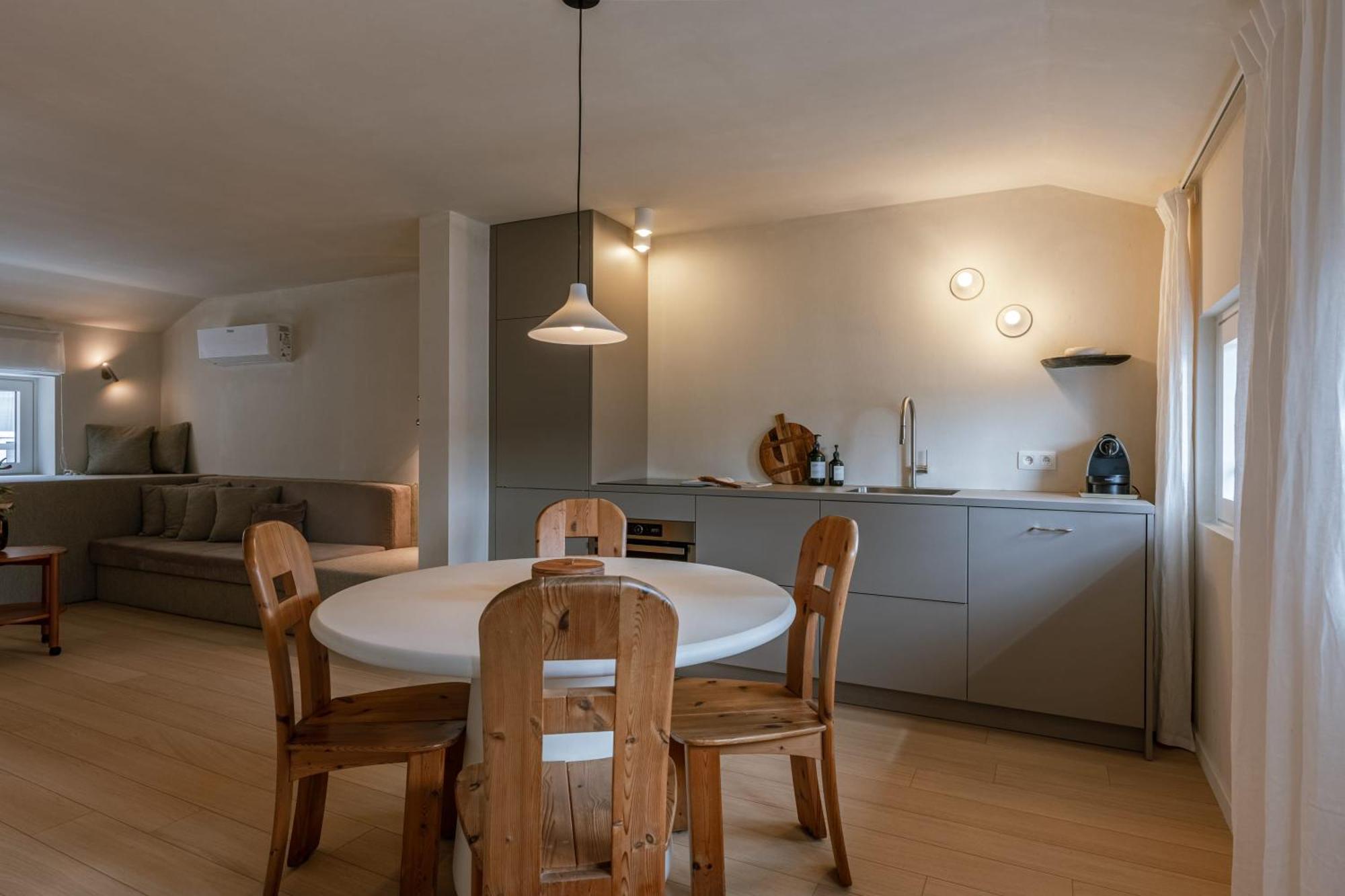 Huswell - Urban Getaway For Two In The Heart Of Antwerp Antuérpia Exterior foto